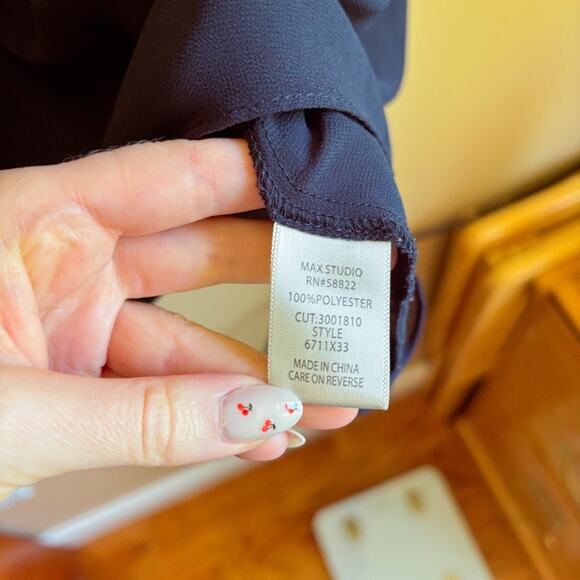 Max Studio Mini Pleat Long-Sleeve Blouse – Navy Flowy, Size Large - Picture 4 of 7